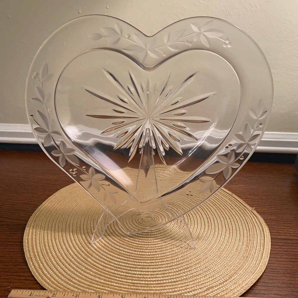 Heart-Shaped Clear Glass Decorative Plate